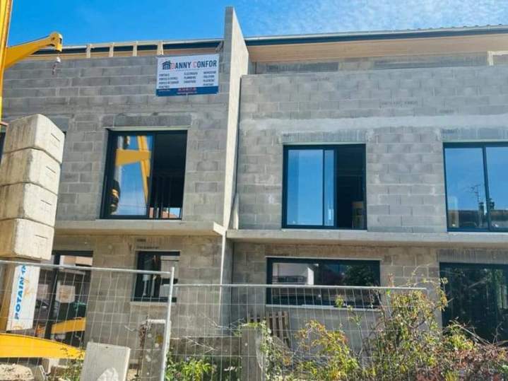 Pose de fenêtre coulissante en alu Annemasse