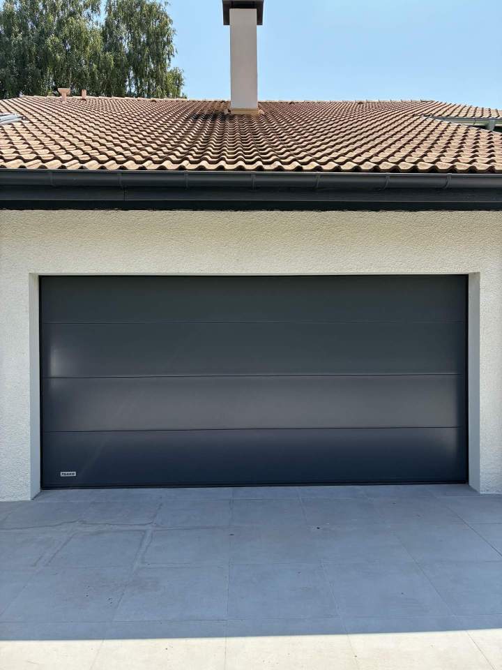 Mise en place de porte de garage Annemasse
